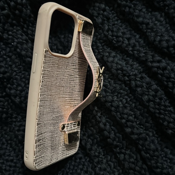 iPhone pro max case w/handle stand - Picture 5 of 6